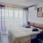 Apartment 2 Personnes Vue Climatise Linge Maison Le Lavandou
